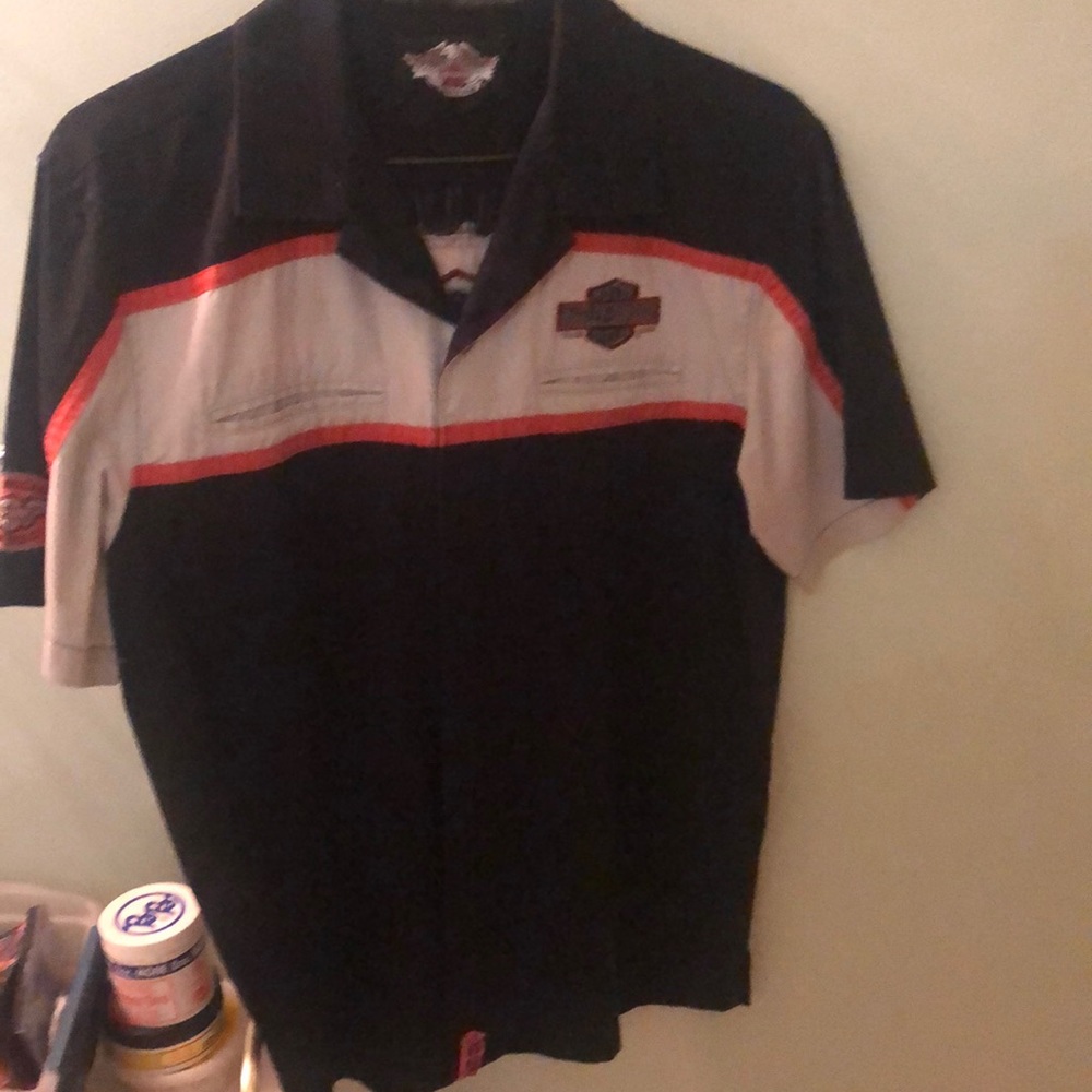Cool HARLEY DAVIDSON 🏍 biker shirt🚨🚨🚨 donating soon offers will be accepted